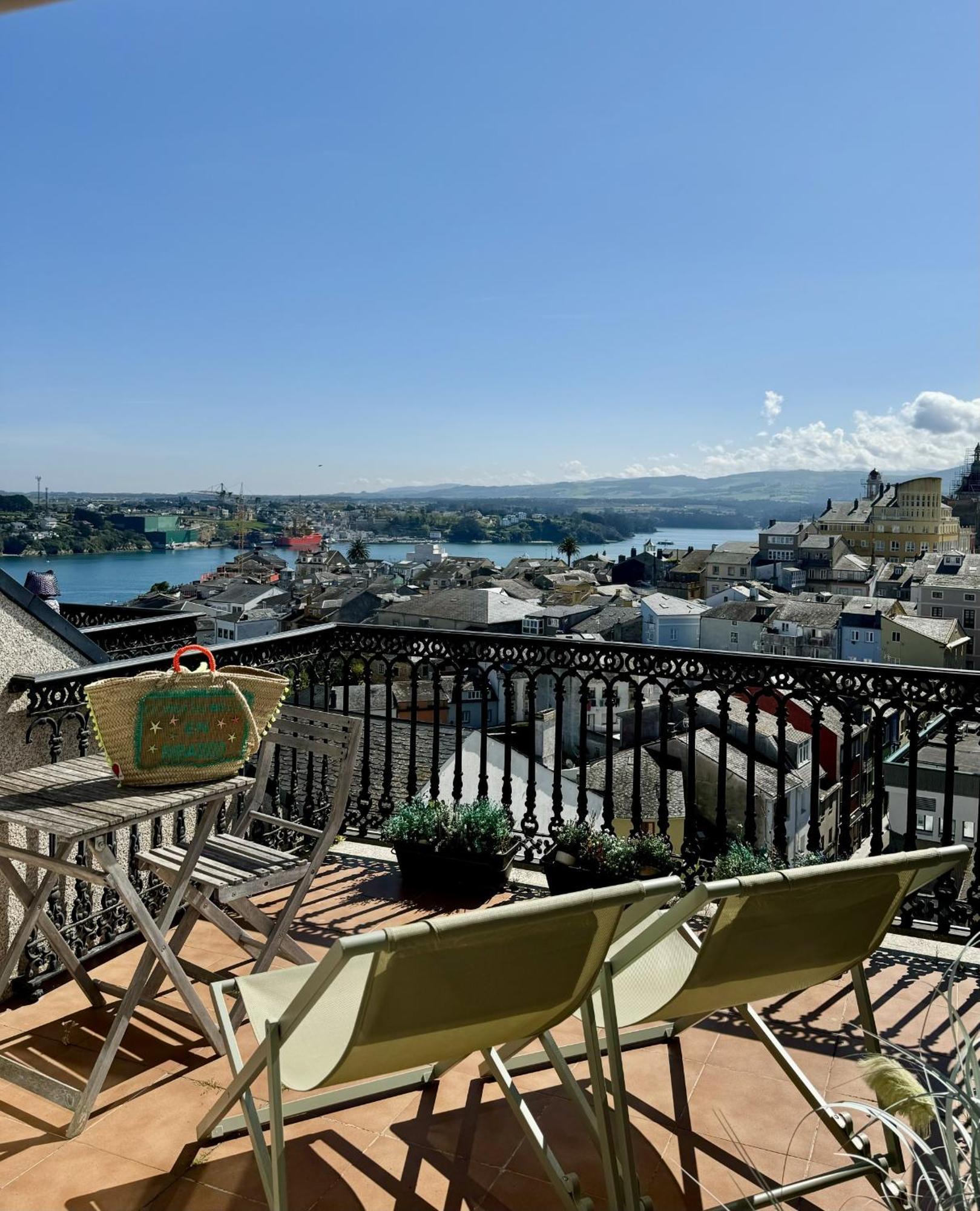 Moderno Piso Con La Mejor Terraza De Ribadeo Y Vistas Maravillosas Exterior foto